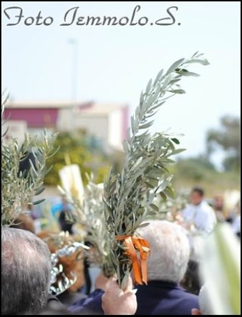 IN PIAZZA CONTEROSSO SI E’ SVOLTA LA BENEDIZIONE DELLE PALME