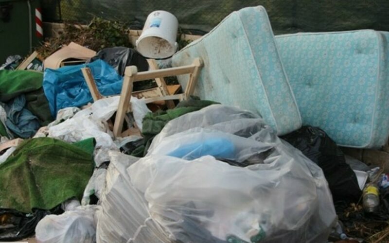 DISCARICA A CIELO APERTO A FONTANE BIANCHE