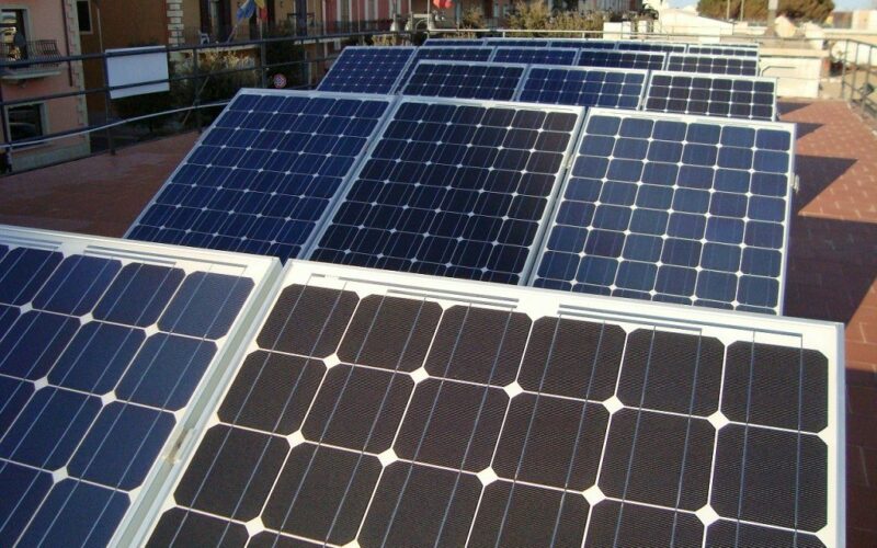 BONO: REALIZZATI 47 IMPIANTI FOTOVOLTAICI SUI TETTI DEI SIRACUSANI
