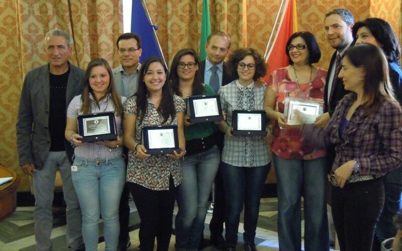 L’ISTITUTO TECNICO “RIZZA” DI SIRACUSA SI E’ AGGIUDICATA L’OTTAVA EDIZIONE DEL CONCORSO ”A SCUOLA SI FA SPOT”