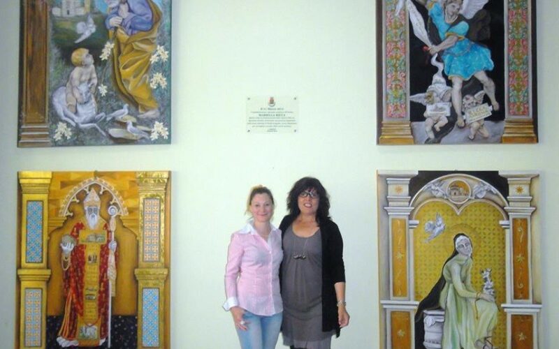 PRIOLO GARGALLO – UNA TARGA AL MERITO ARTISTICO ALLA PITTRICE MARIELLA RICCA