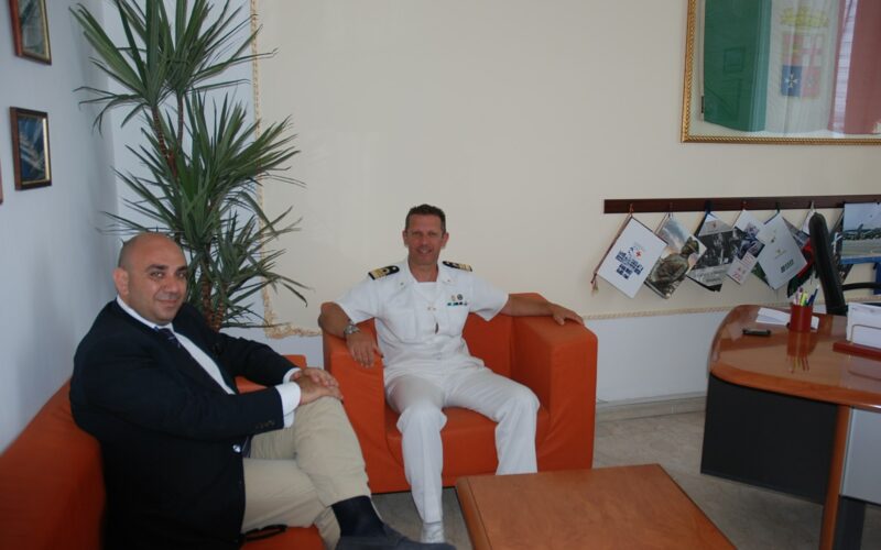Siracusa – Il Sindaco Garozzo, visita la Capitaneria di Porto