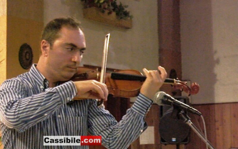 Video – Cassibile: Concerto Chiesa, violino/tastiera