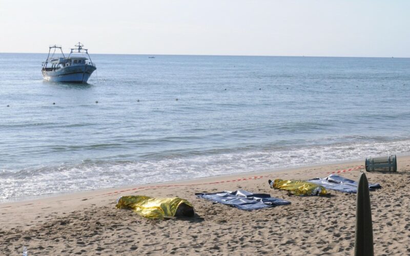 Catania, nuova tragedia del mare, 6 immigrati morti