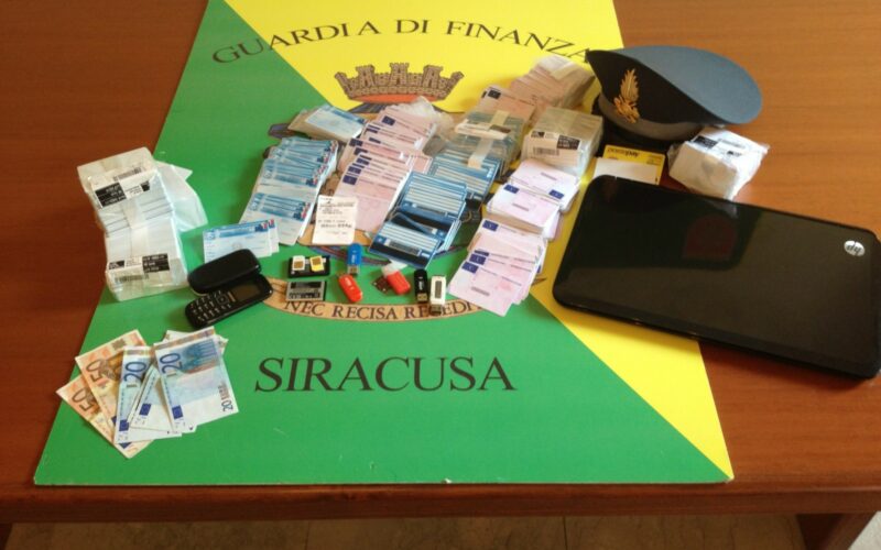VACANZE D’AFFARI: SEQUESTRATE PATENTI E TESSERE SANITARIE FALSE