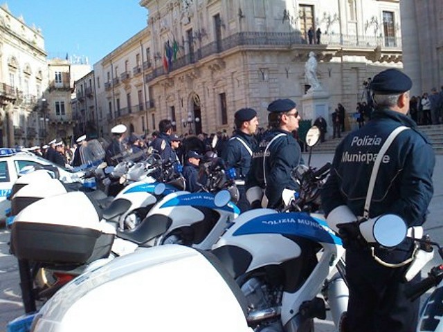 Siracusa, Piazza Duomo, festa della Polizia Municipale