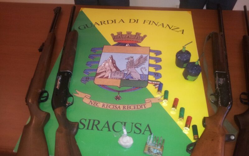 Siracusa, controlli Finanza, spaccio di droga e furto energia, un uomo arrestato e 5 indagati