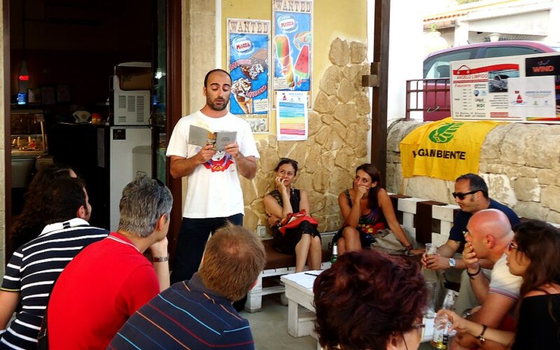 Inaugurato il Bookcrossing Balneare con un esilarante reading