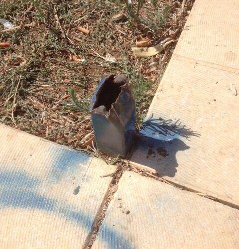 Cocci di vetro qua e là…un rischio per i nostri bambini!