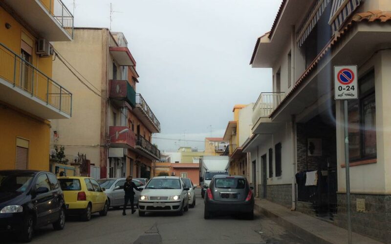 Cassibile, segnali stradali che non vengono rispettati e vigili urbani assenti