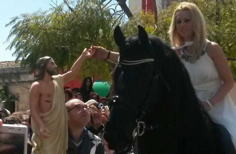 Pasqua 2015, a Paci Paci di Cassibile, con l’Angelo della Via Crucis