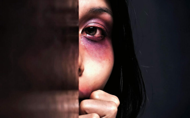 Cassibilese aggredisce convivente e la manda in ospedale, ma i carabinieri…