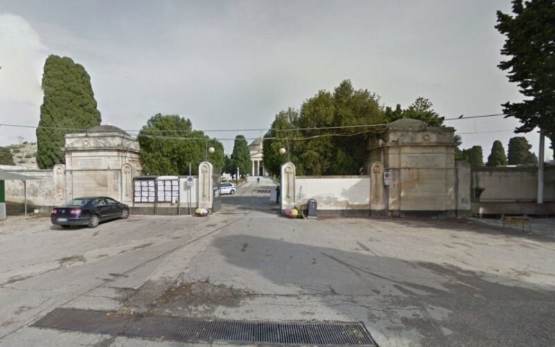 Fase 2, il cimitero a Siracusa è aperto, ingresso per lettere