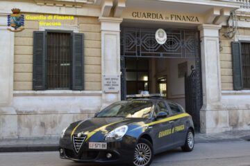 Accademia Guardia di Finanza, arruolamento di 66 allievi ufficiali, bando pubblicato