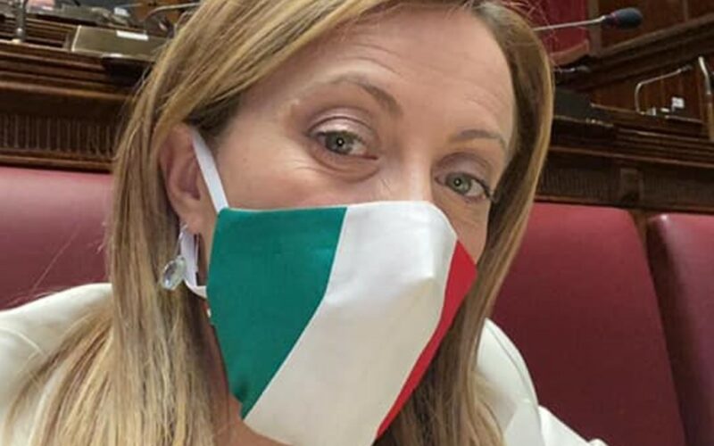 Giorgia Meloni, la leader di FdI, al ministro: “Chiudere la Baraccopoli di Cassibile”