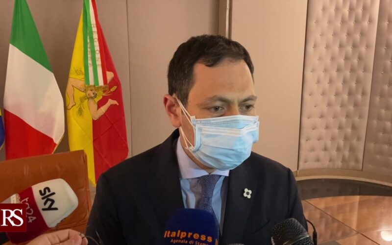 Vaccini, sospese anche in Sicilia inoculazioni lotto sospetto di AstraZeneca 🔴 VIDEO