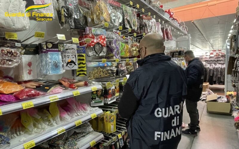 Sequestrati oltre10mila articoli contraffatti o non sicuri, denunciati 2 commercianti