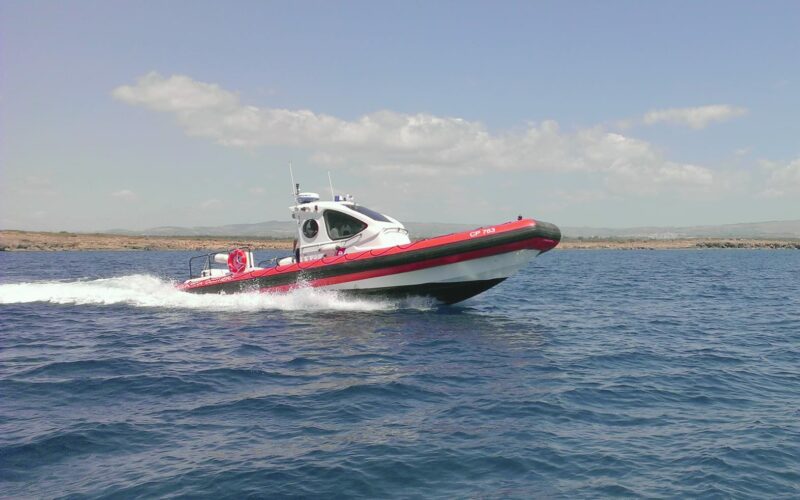 Salvataggio in Mare e Controlli Rigorosi a Siracusa
