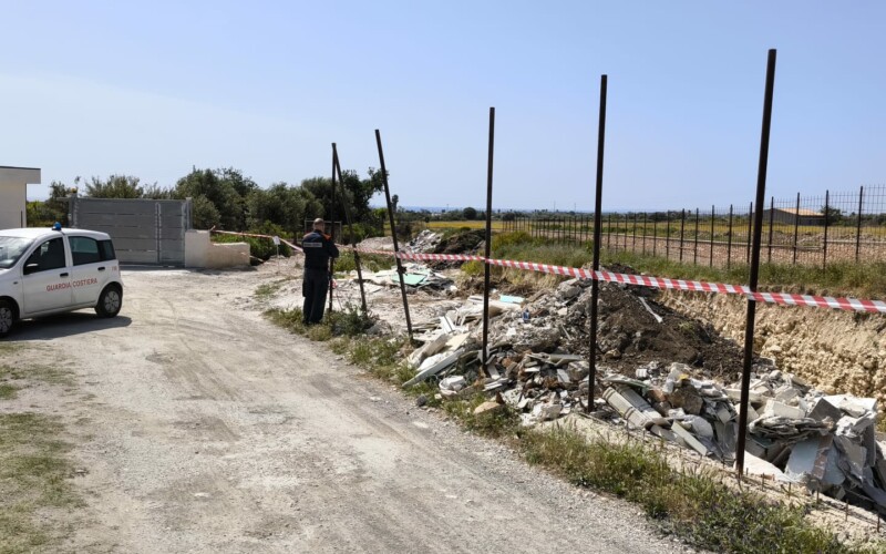 Capitaneria porto sanzioni scarichi idrici e discariche a cielo aperto