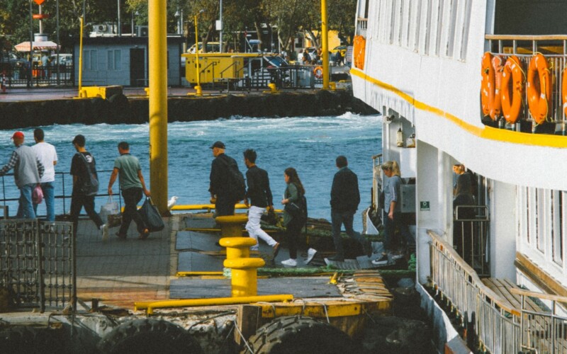 Sbarco di 156 Migranti a Lampedusa, 65 Persone Trasferite