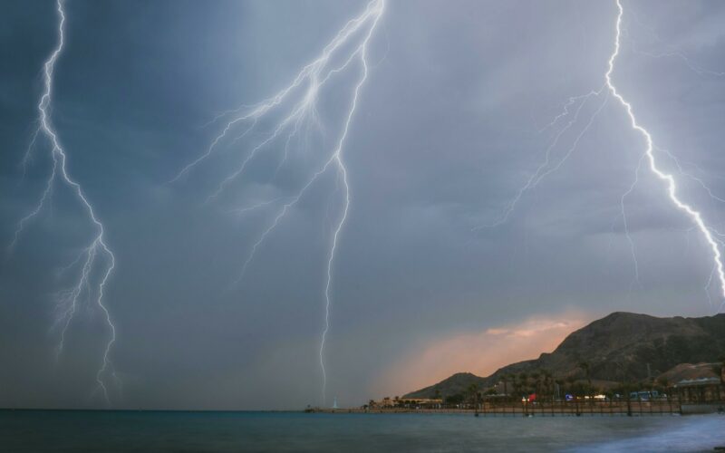 Allerta rossa per temporali e venti forti in Sicilia orientale