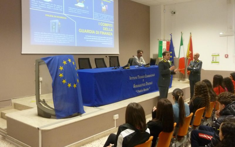 Ragusa, la Finanza incontra oltre 2800 studenti
