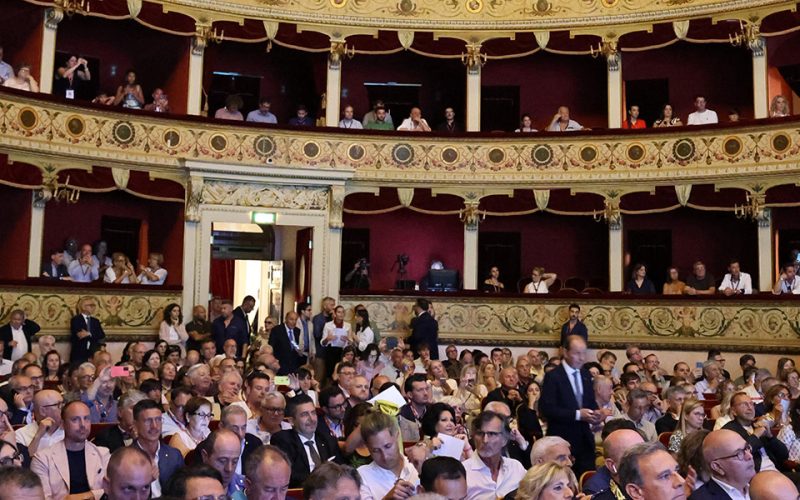 Assoenologi, Cotarella: “Il vino è identità e cultura”