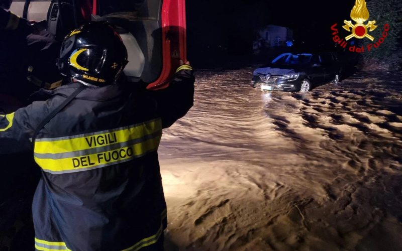 Maltempo Enna: torrente Crisa travolge auto, un morto