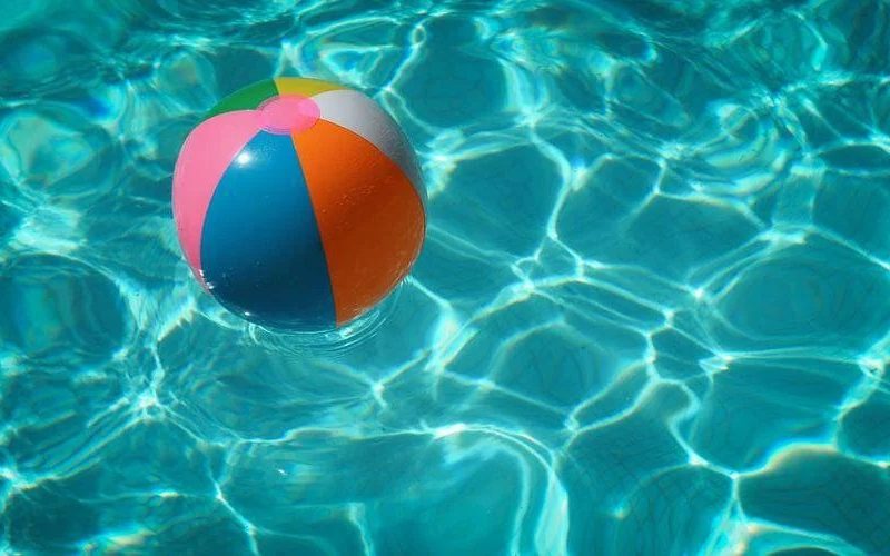 Ragusa, bimbo di due anni annega in piscina gonfiabile