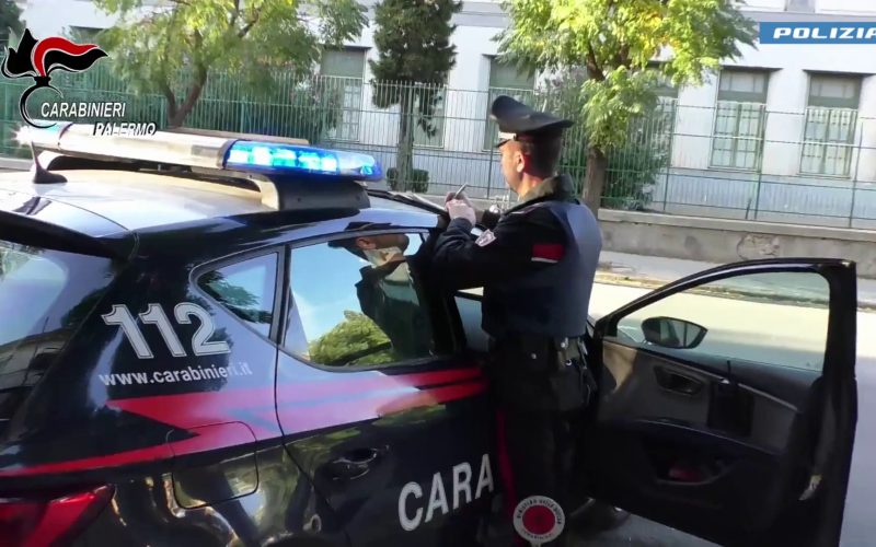 Tentato furto [VIDEO] moto a Palermo, 16enne arrestato, 25enne denunciato