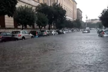 Siracusa, bomba d’acqua paralizza la città: strade allagate