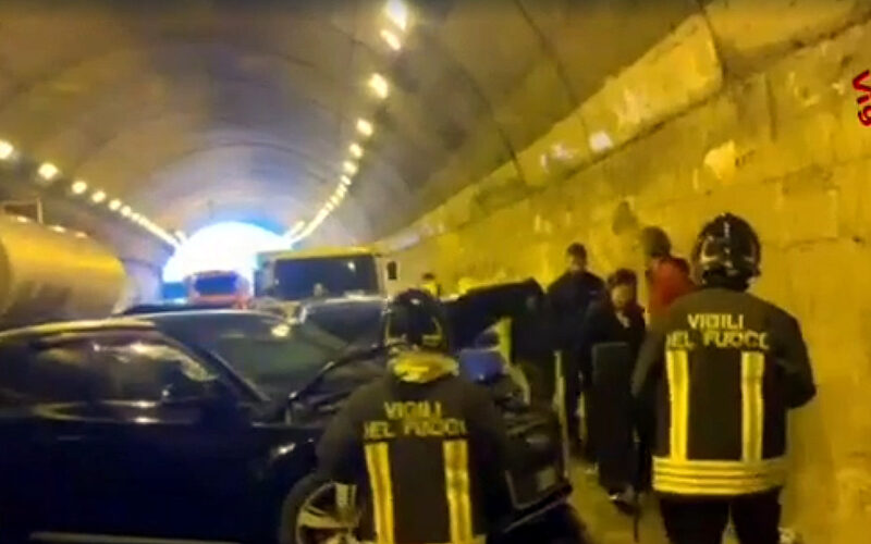 Maxitamponamento A20: caos e feriti in galleria, 80 i mezzi coinvolti